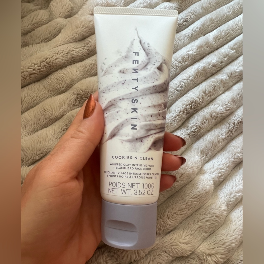 Fenty Skin
Cookies N Clean Whipped Clay Intensive Pore + Blackhead Face Scrub